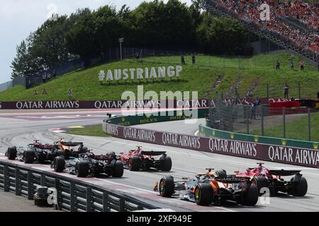 Spielberg, Österreich. 30. Juni 2024. Starten Sie den Formel 1 Grand Prix von Österreich am 30. Juni 2024 auf dem Red Bull Ring in Spielberg, Österreich. (Foto von HOCH ZWEI) Credit: dpa/Alamy Live News Stockfoto
