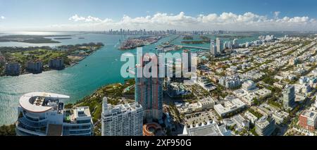 Amerikanische Südarchitektur von Miami Beach. South Beach luxuriöse Hotels und Apartmentgebäude. Touristische Infrastruktur in Südflorida, Stockfoto