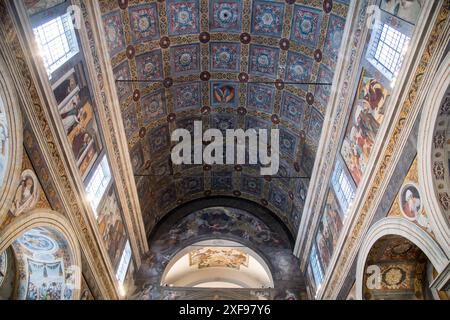 Renaissance-Fresken von Floriano Ferramola und Paolo da Caylina dem Jüngeren aus dem 16. Jahrhundert im Coro delle monache del monastero di Santa Giulia (Choi Stockfoto