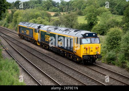 Die GBRf liverisierte Diesellokomotiven der Baureihe 50 Nr. 50007 und 50049 in Hatton North Junction, Warwickshire, Großbritannien Stockfoto