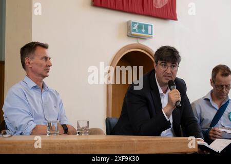 Jeremy Hunt bei Wahlhustings gegen den Liberal Democrat Paul folgt Godalming und Ash Stockfoto