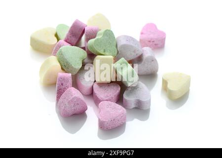 Mehrfarbige kleine herzförmige Süßigkeiten 3 Stockfoto