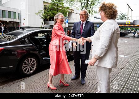DEN HAAG - Minister Fleur Agema kommt vor dem Transfer im Ministerium für Gesundheit, Wohlfahrt und Sport an. ANP TOBIAS KLEUVER niederlande Out - belgien Out Stockfoto