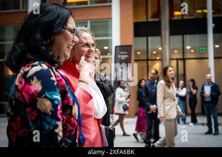 DEN HAAG - Minister Fleur Agema kommt vor dem Transfer im Ministerium für Gesundheit, Wohlfahrt und Sport an. ANP TOBIAS KLEUVER niederlande Out - belgien Out Stockfoto