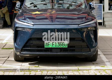 WEY Poating Hybrid-SUV-Auto mit chinesischem Kennzeichen für Elektrofahrzeuge aus der Provinz Zhejiang in Sofia Bulgarien, Osteuropa, Balkan Stockfoto