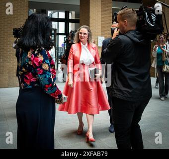 Den Haag, Niederlande. Juli 2024. DEN HAAG - Minister Fleur Agema kommt vor dem Transfer im Ministerium für Gesundheit, Wohlfahrt und Sport an. ANP TOBIAS KLEUVER niederlande Out - belgien Out Credit: ANP/Alamy Live News Stockfoto