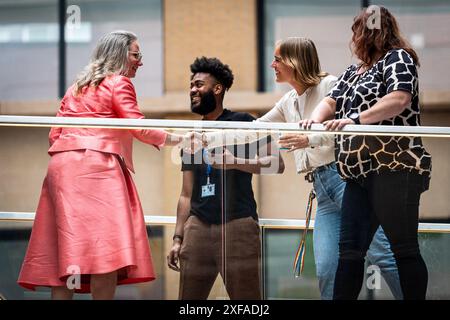 Den Haag, Niederlande. Juli 2024. DEN HAAG - Minister Fleur Agema kommt vor dem Transfer im Ministerium für Gesundheit, Wohlfahrt und Sport an. ANP TOBIAS KLEUVER niederlande Out - belgien Out Credit: ANP/Alamy Live News Stockfoto
