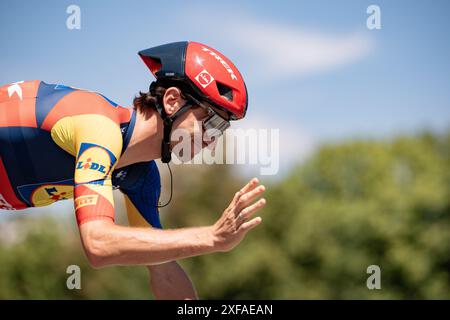 Pinerolo, Italien. Juli 2024. Lidl – der italienische Fahrer des Trek-Teams Giulio Ciccone zu Beginn der vierten Etappe des Tour de France Radrennens über 139, 6 Kilometer (86,9 Meilen) mit Start in Pinerolo und Ziel in Valloire, Italien, Dienstag, den 02. Juli 2024. Sport - Radsport . (Foto: Marco Alpozzi/Lapresse) Credit: LaPresse/Alamy Live News Stockfoto