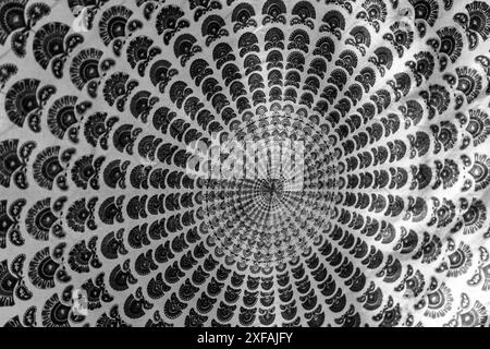 Hypnotischer Vertigo-Hintergrund. Dekoratives Kreisdesign. Schwarz-weiß. Schwarzweiß. Stockfoto