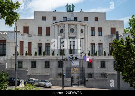 Gebäude der französischen Botschaft in Belgrad, der Hauptstadt Serbiens, am 25. Juni 2024 Stockfoto