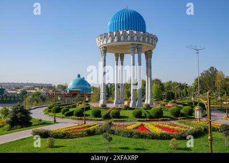 TASCHKENT, USBEKISTAN - 4. SEPTEMBER 2022: Das Territorium des Gedenkkomplexes "zum Gedenken an die Opfer der Repression". Taschkent, Republik Usbekista Stockfoto