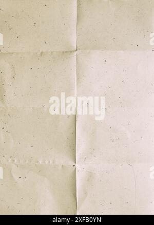 Recyceltes gefaltetes Papier. 8 gefaltete braune Papierstruktur Stockfoto