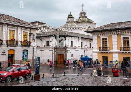 Kirche der Gesellschaft Jesu, San Francisco Plaza or Square, Quito Old Town, Ecuador, Souh America Stockfoto