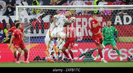 Dortmund, Deutschland. Juni 2024. firo: 29.06.2024, Fußball: UEFA EURO 2024, EM, Europameisterschaft 2024, Achtelfinale 1/8, M37, Match 37, Deutschland - DEN, Dänemark 2:0 Robert Andrich, GER gegen Jannik Vestergaard Credit: dpa/Alamy Live News Stockfoto