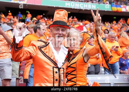Die Fans der Niederlande in der Tribüne vor der UEFA Euro 2024, dem Achtelfinale in der Münchener Fußball-Arena in München, Deutschland. Bilddatum: Dienstag, 2. Juli 2024. Stockfoto