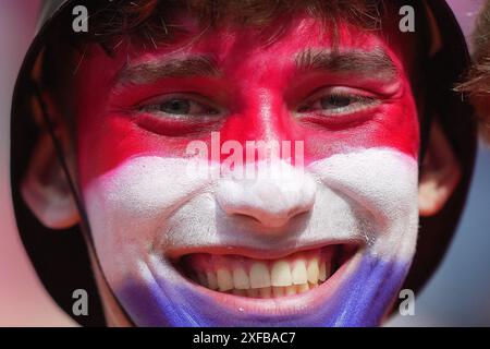 München, Deutschland. Juli 2024. Fans der Niederlande beim Fußball-Europameisterspiel 2024 zwischen Rumänien und den Niederlanden in der Münchener Fußballarena, München, Deutschland - 02. Juli 2024. Sport - Fußball . (Foto: Spada/LaPresse) Credit: LaPresse/Alamy Live News Stockfoto