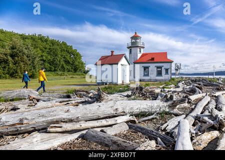 Der historische Leuchtturm auf Maury Island schützt den Seeverkehr im Puget Sound, Washington. Stockfoto