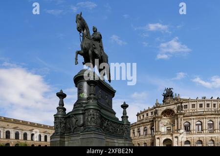 König Johann Reiterstatue, Theaterplatz, Dresden, Sachsen, Deutschland Stockfoto