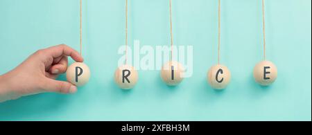 Weltweit steigende Preise, hohe Lebenshaltungskosten, teure Lebensmittel, Gas- und Stromkosten, Inflation, Newton Cradle-Konzept Stockfoto