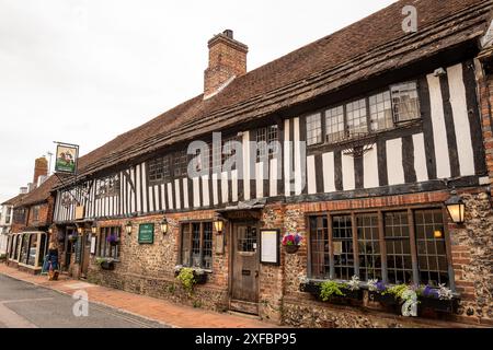 Alfriston, 30. Juni 2024: The George Inn Stockfoto