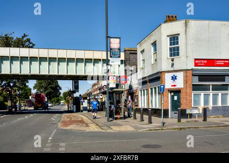 Canons Park Station an der Jubilee Line in Outer London, Borough of Harrow, London, England, Großbritannien Stockfoto