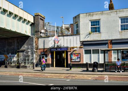 Canons Park Station an der Jubilee Line in Outer London, Borough of Harrow, London, England, Großbritannien Stockfoto