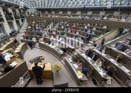 Brüssel, Belgien Juli 2024. Plenartagung des flämischen Parlaments am Dienstag, den 2. Juli 2024 in Brüssel. BELGA FOTO NICOLAS MAETERLINCK Credit: Belga News Agency/Alamy Live News Stockfoto