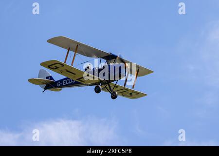 De Havilland DH82A Tiger Moth, G-ACDS, Ausstellung auf dem Shuttleworth Festival of Flight, Juni 2024 Stockfoto