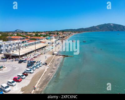 ZAKYNTHOS, GRIECHENLAND - 20. JUNI 2024 Panoramablick über Laganas, Zakynthos. Es liegt an der Südküste der Insel Zakynthos und ist eine der bekanntesten Stockfoto