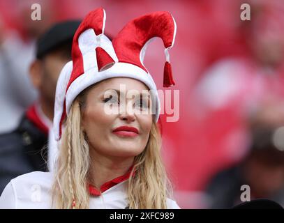 Leipzig, Deutschland. Juli 2024. Türkische Fans treffen sich vor dem Achtelfinale der UEFA-Europameisterschaften im Leipziger Stadion. Der Bildnachweis sollte lauten: Paul Terry/Sportimage Credit: Sportimage Ltd/Alamy Live News Stockfoto