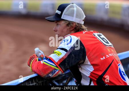 Tate Zischke (Reserve) von Belle Vue „ATPI“ Aces während des ROWE Motor Oil Premiership Matches zwischen Belle Vue Aces und Ipswich Hexen im National Speedway Stadium, Manchester am Montag, den 1. Juli 2024. (Foto: Eddie Garvey | MI News) Credit: MI News & Sport /Alamy Live News Stockfoto