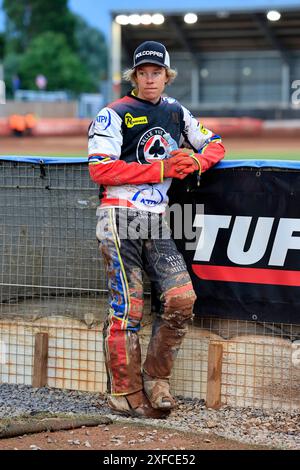 Tate Zischke (Reserve) von Belle Vue „ATPI“ Aces während des ROWE Motor Oil Premiership Matches zwischen Belle Vue Aces und Ipswich Hexen im National Speedway Stadium, Manchester am Montag, den 1. Juli 2024. (Foto: Eddie Garvey | MI News) Credit: MI News & Sport /Alamy Live News Stockfoto