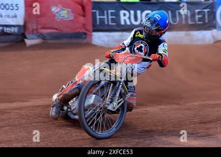 Tate Zischke (Reserve) von Belle Vue „ATPI“ Aces während des ROWE Motor Oil Premiership Matches zwischen Belle Vue Aces und Ipswich Hexen im National Speedway Stadium, Manchester am Montag, den 1. Juli 2024. (Foto: Eddie Garvey | MI News) Credit: MI News & Sport /Alamy Live News Stockfoto