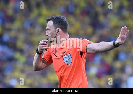 München, Deutschland. Juli 2024. MÜNCHEN, DEUTSCHLAND - 2. JULI: Schiedsrichter Felix Zwayer aus Deutschland während des Achtelfinale der UEFA EURO 2024 zwischen Rumänien und den Niederlanden am 2. Juli 2024 in München.240702 SEPA 24 084 - 20240702 PD11831 Credit: APA-PictureDesk/Alamy Live News Stockfoto