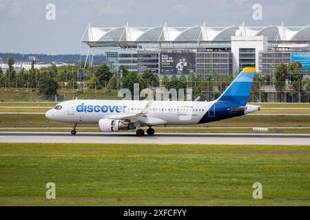 Flugbetrieb am Münchener Flughafen ein Airbus A320neo der Lufthansa-Tochter Entdecken Sie beii der Landung am Flughafen München Franz Josef Strauß. Oberding Schwaig Bayern Deutschland *** Flugbetrieb am Flughafen München ein Airbus A320neo der Lufthansa-Tochter Entdecken Sie Landung am Flughafen München Franz Josef Strauß Oberding Schwaig Bavaria Deutschland 20240701-6V2A2895 Stockfoto