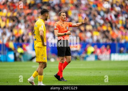 München, Deutschland. Juli 2024. Schiedsrichter Felix Zwayer war beim Achtelfinale der UEFA Euro 2024 zwischen Rumänien und den Niederlanden in der Allianz Arena in München zu sehen. Quelle: Gonzales Photo/Alamy Live News Stockfoto