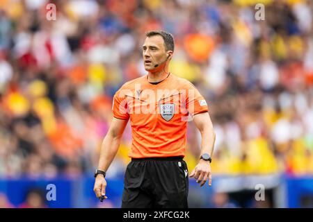 München, Deutschland. Juli 2024. Schiedsrichter Felix Zwayer war beim Achtelfinale der UEFA Euro 2024 zwischen Rumänien und den Niederlanden in der Allianz Arena in München zu sehen. Quelle: Gonzales Photo/Alamy Live News Stockfoto