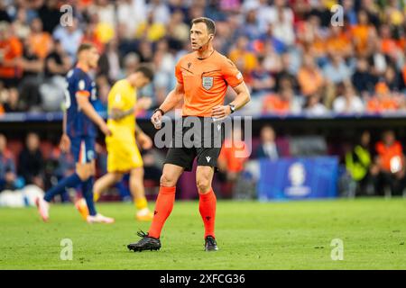 München, Deutschland. Juli 2024. Schiedsrichter Felix Zwayer war beim Achtelfinale der UEFA Euro 2024 zwischen Rumänien und den Niederlanden in der Allianz Arena in München zu sehen. Quelle: Gonzales Photo/Alamy Live News Stockfoto