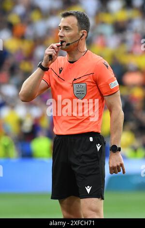 München, Deutschland. Juli 2024. MÜNCHEN, DEUTSCHLAND - 2. JULI: Schiedsrichter Felixd Zwayer (Deutschland) beim Achtelfinale der UEFA EURO 2024 zwischen Rumänien und den Niederlanden am 2. Juli 2024 in München.240702 SEPA 24 028 - 20240702 PD11924 Credit: APA-PictureDesk/Alamy Live News Stockfoto