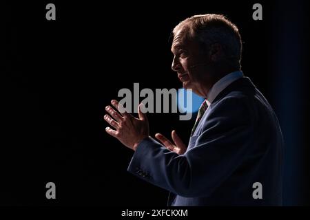 Nigel Farage Parteivorsitzender bei der „Rally for Reform“ in Birmingham NEC, dem größten Massentreffen des britischen Führers der Reform am Sonntag, den 30. Juni 2024 Stockfoto