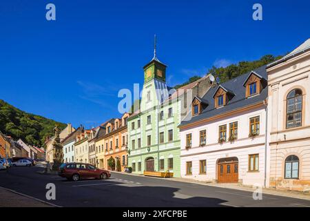 Graupen, Krupka deutsch Graupen ist eine Stadt im ÃösteckÃ½ kraj in Tschechien. An die historische Bedeutung und Größe der alten Bergstadt erinnert die gut erhaltene Denkmalzone mit Bauten aus der Zeit der Gotik und Renaissance. Horni Krupka Tschechien *** Graupen, Krupka Deutsch Graupen ist eine Stadt im ÃösteckÃ½ kraj in Tschechien die gut erhaltene Denkmalzone mit Gebäuden aus der Gotik und Renaissance erinnert an die historische Bedeutung und Größe der alten Bergstadt Horni Krupka Tschechien Stockfoto