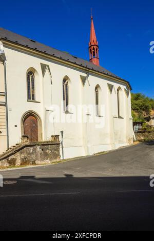 Graupen, Krupka deutsch Graupen ist eine Stadt im ÃösteckÃ½ kraj in Tschechien. An die historische Bedeutung und Größe der alten Bergstadt erinnert die gut erhaltene Denkmalzone mit Bauten aus der Zeit der Gotik und Renaissance. Horni Krupka Tschechien *** Graupen, Krupka Deutsch Graupen ist eine Stadt im ÃösteckÃ½ kraj in Tschechien die gut erhaltene Denkmalzone mit Gebäuden aus der Gotik und Renaissance erinnert an die historische Bedeutung und Größe der alten Bergstadt Horni Krupka Tschechien Stockfoto