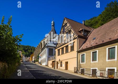 Graupen, Krupka deutsch Graupen ist eine Stadt im ÃösteckÃ½ kraj in Tschechien. An die historische Bedeutung und Größe der alten Bergstadt erinnert die gut erhaltene Denkmalzone mit Bauten aus der Zeit der Gotik und Renaissance. Horni Krupka Tschechien *** Graupen, Krupka Deutsch Graupen ist eine Stadt im ÃösteckÃ½ kraj in Tschechien die gut erhaltene Denkmalzone mit Gebäuden aus der Gotik und Renaissance erinnert an die historische Bedeutung und Größe der alten Bergstadt Horni Krupka Tschechien Stockfoto