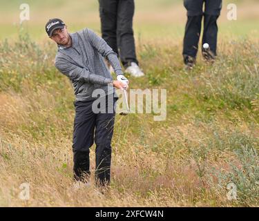 Juli 2024; West Lancashire Golf Club, Blundellsands, Liverpool, England; Endqualifikation für das Open Golf Turnier; Alex Maguire spielt aus dem Rough Stockfoto