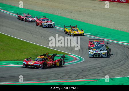 BMW M4 - PORSCHE 963 - FERRARI 499P - AUTODROMO DI IMOLA - 6H DI IMOLA - LANGSTRECKEN-WELTMEISTERSCHAFT - ACQUE MINERALI - BAGARRE Stockfoto