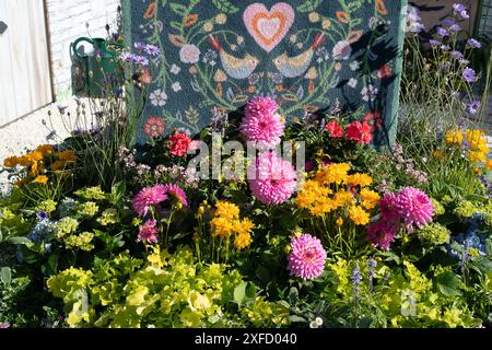 East Molesey, Surrey, Großbritannien. Juli 2024. Der Hug Rug Stand beim RHS Hampton Court Palace Garden Festival in East Molesey, Surrey. Kredit: Maureen McLean/Alamy Stockfoto