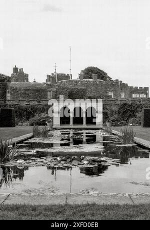 Walmer Castle Gardens in Walker bei Dover in Kent. 1540 erbaut und später eines der Häuser der Königin Mutter. Stockfoto