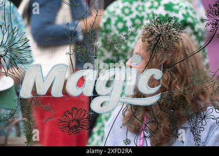 East Molesey, Großbritannien. Juli 2024. Das RHS Hampton Court Palace Garden Festival in East Molesey, Surrey. Kredit: Maureen McLean/Alamy Stockfoto