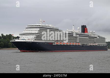 Auslaufen der Königin Anne von Cunard nach dem Erstanlauf in Hamburg. Die Königin Anne hat gegen 19 Uhr den Hafen von Hamburg verlassen. Hamburg, der 02.07.2024 Auslaufen der Königin Anne von Cunard nach dem Erstanlauf in Hamburg, Hamburg Deutschland Hamburger Hafen *** Abfahrt der Cunards Königin Anne nach dem ersten Aufruf in Hamburg verließ Königin Anne den Hamburger Hafen gegen 19 Uhr Hamburg, 02 07 2024 Abfahrt der Cunards Queen Anne nach dem ersten Anruf in Hamburg Hamburg Hamburg Hamburg Deutschland Hafen Hamburg Stockfoto