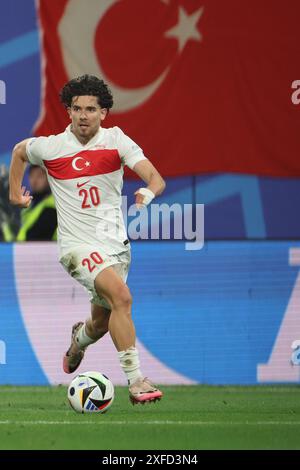 Leipzig, 2. Juli 2024. Ferdi Kadıoğlu im Spiel zwischen Österreich und Türkiye. Uefa Euro 2024 Deutschland. Achtelrunde. Stockfoto